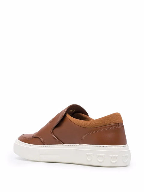 Ferragamo Sneaker in Brown