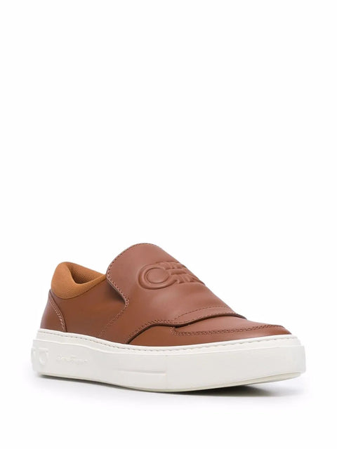 Ferragamo Sneaker in Brown