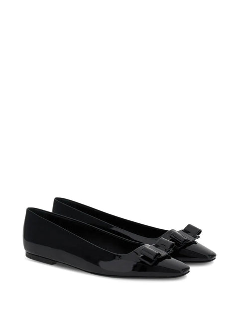 Ferragamo Vara Bow Ballerina Shoes in BLACK